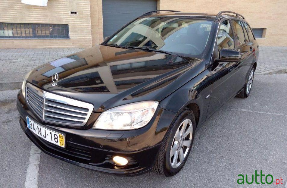 2009' Mercedes-Benz C-220 photo #2