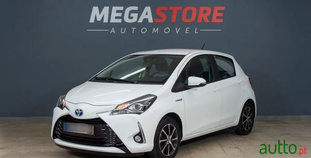 2018' Toyota Yaris photo #2