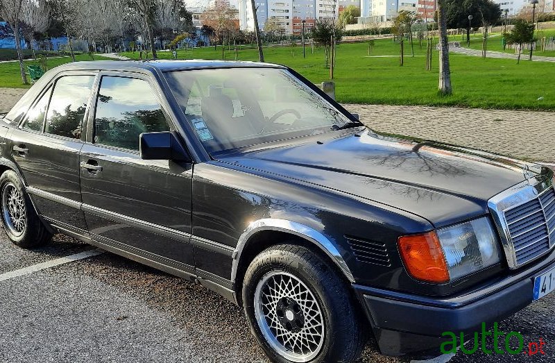 1989' Mercedes-Benz 300 photo #4