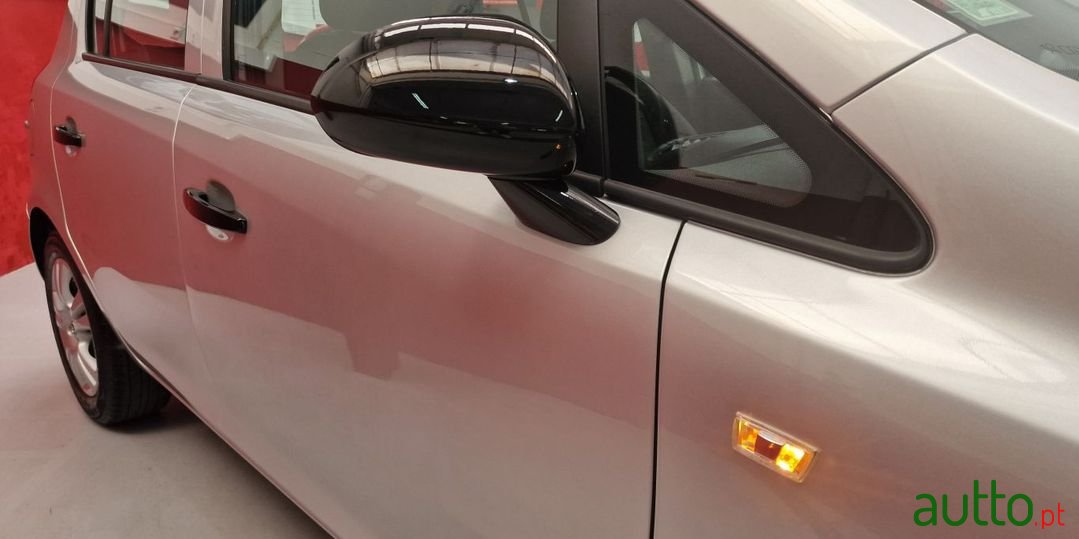 2014' Opel Corsa photo #2