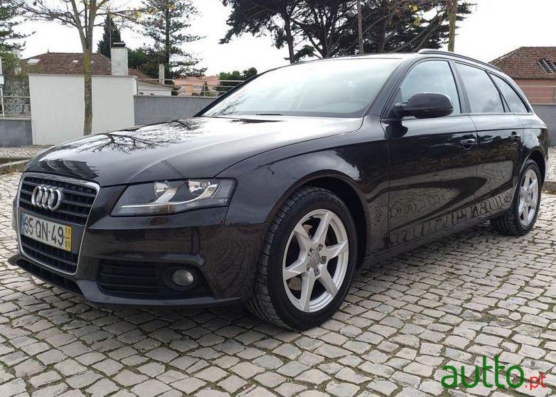 2011' Audi A4 Avant photo #3