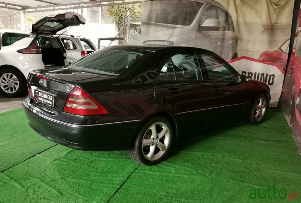 2003' Mercedes-Benz C-220 photo #5