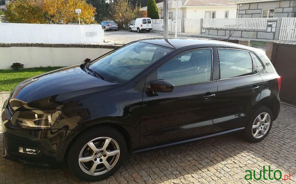 2011' Volkswagen Polo photo #3