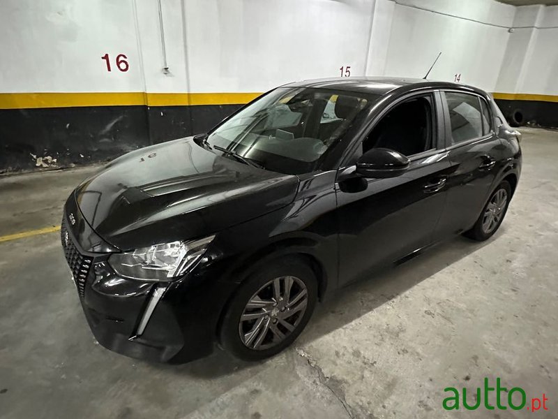 2020' Peugeot 208 photo #3