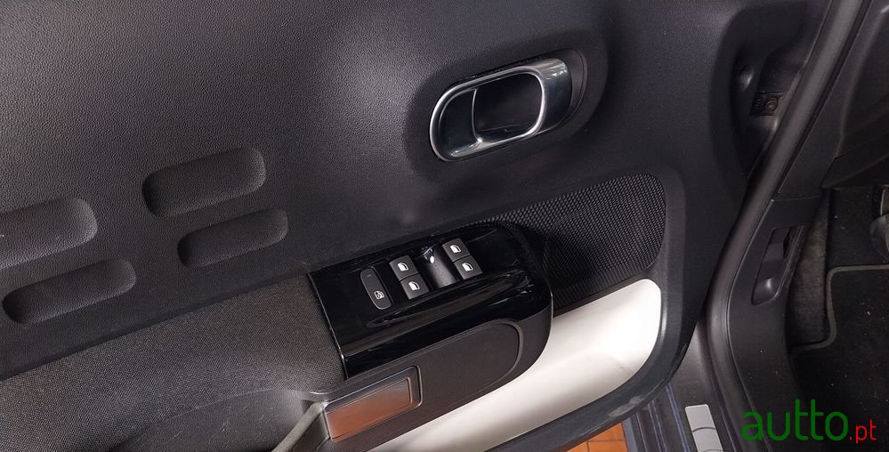 2021' Citroen C3 1.2 Puretech C-Series photo #3