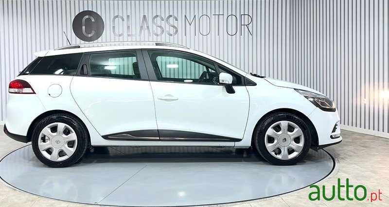 2019' Renault Clio photo #4