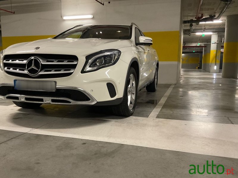 2017' Mercedes-Benz GLA 200 D Urban Aut. photo #6