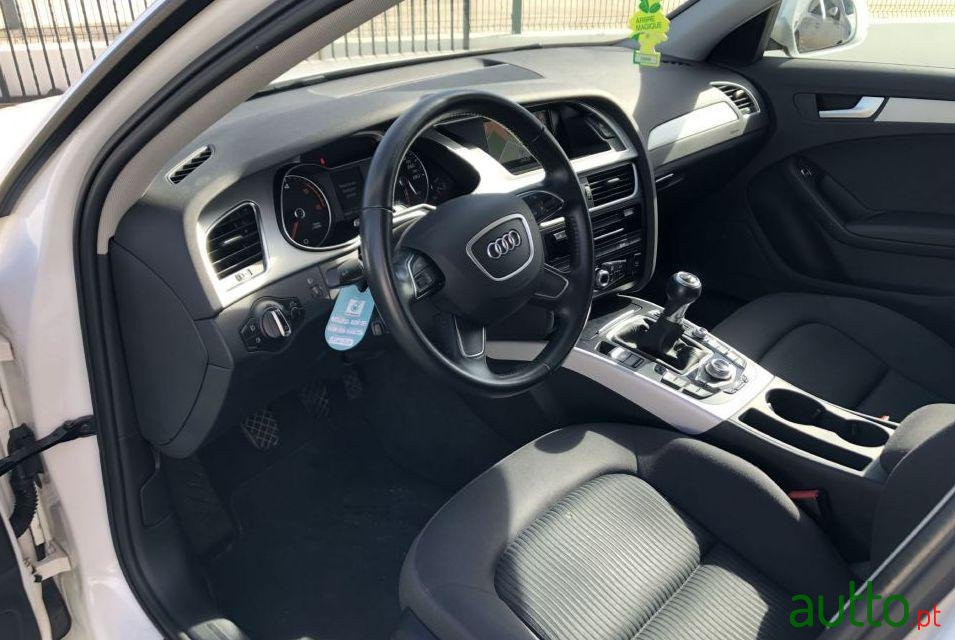 2015' Audi A4 Avant photo #1