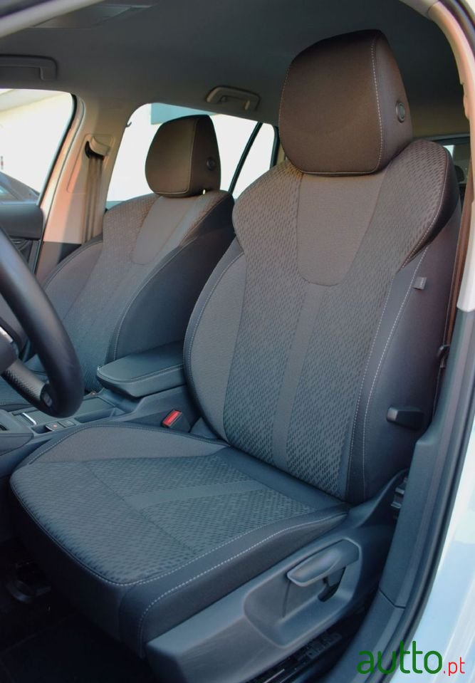 2022' Skoda Octavia Break photo #6