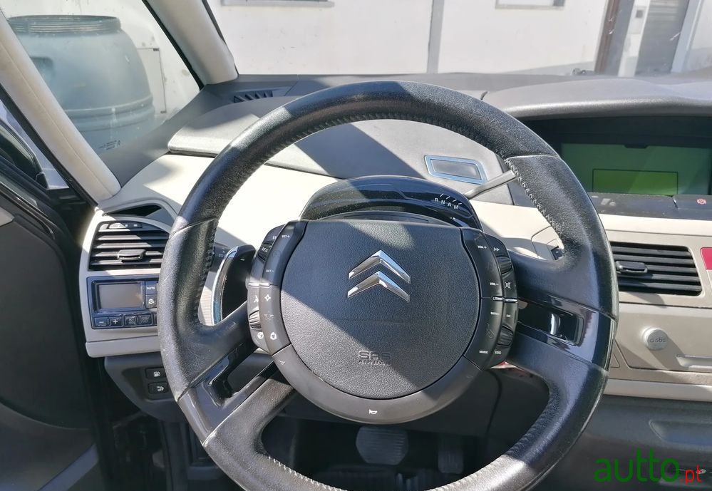 2007' Citroen C4 Grand Picasso photo #5