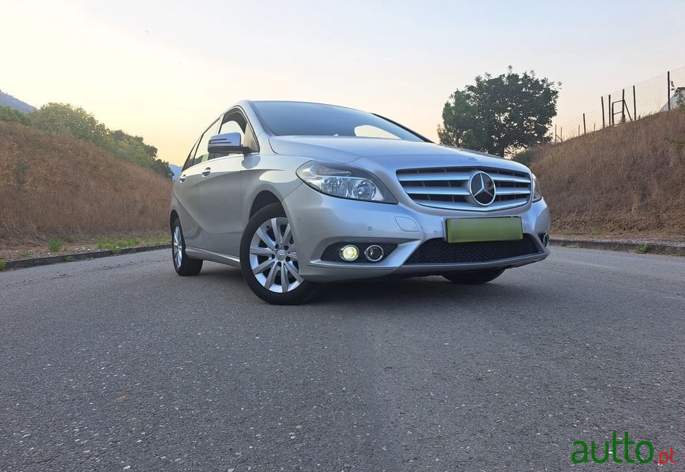 2015' Mercedes-Benz Classe B Cdi Style photo #5