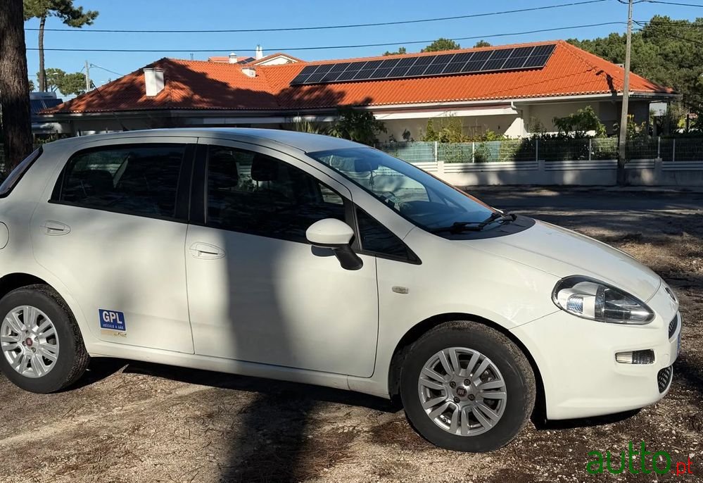 2013' Fiat Punto Evo photo #3