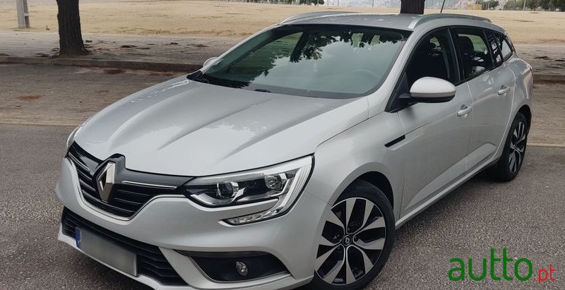 2016' Renault Megane Sport Tourer photo #1