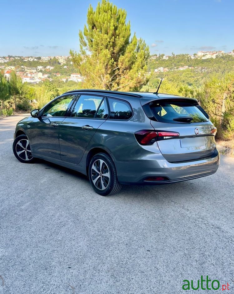 2018' Fiat Tipo Station Wagon photo #2