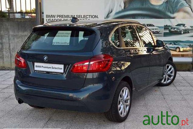 2015' BMW 216 Active Tourer photo #2