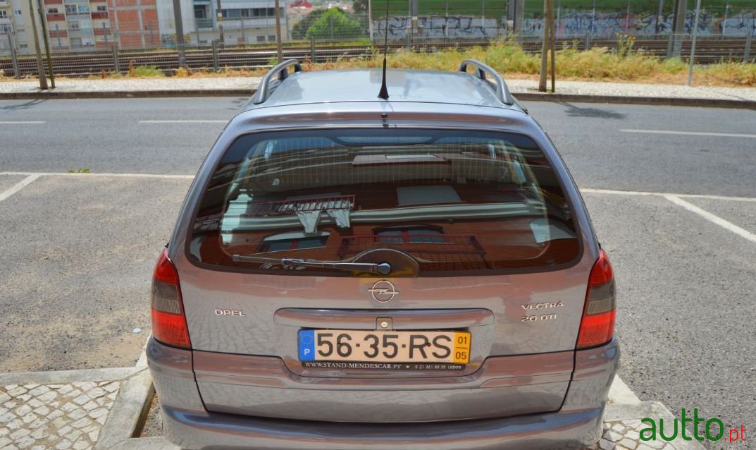 2001' Opel Vectra Caravan photo #3