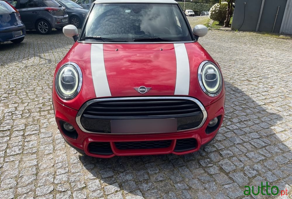 2020' MINI Cooper 3 Portas photo #1