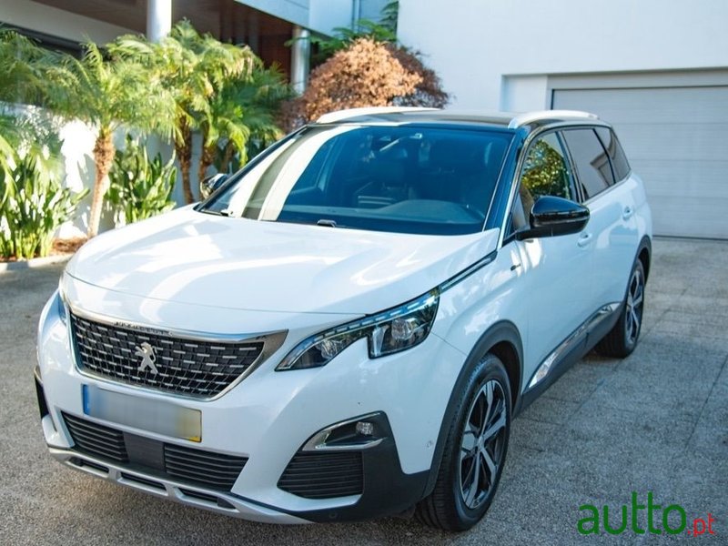 2019' Peugeot 5008 photo #1