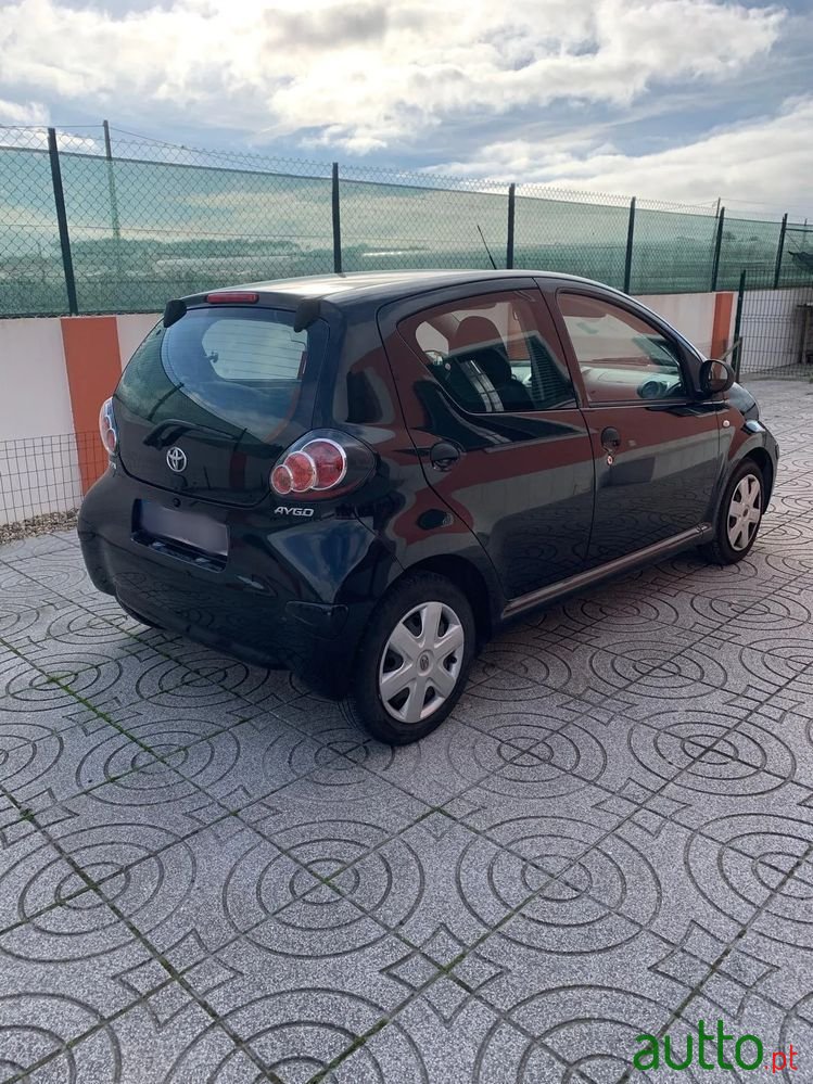 2012' Toyota Aygo 1.0 photo #3