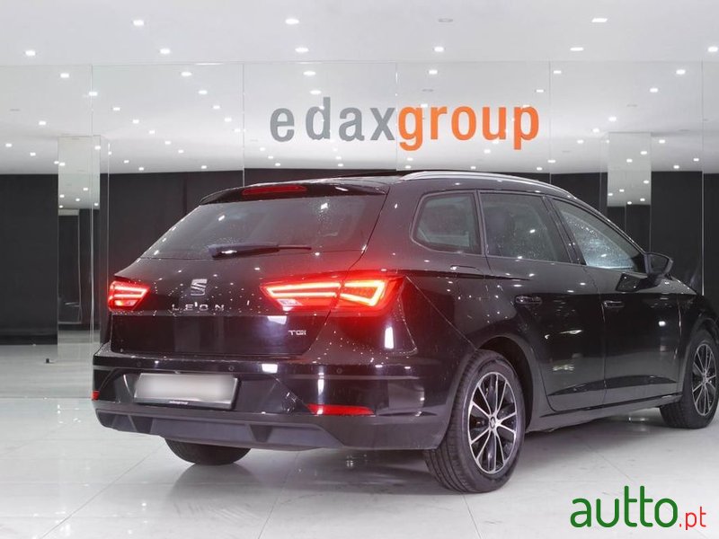 2019' SEAT Leon St photo #3