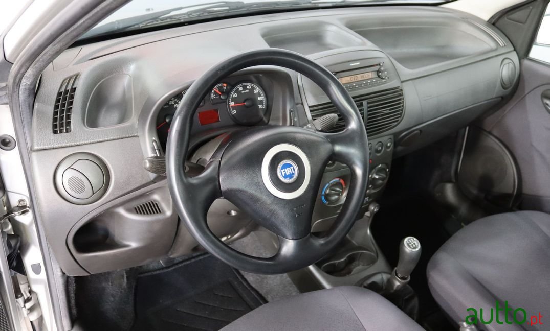 2004' Fiat Punto photo #5