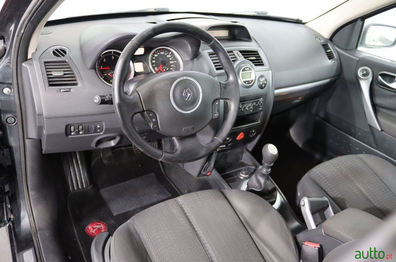 2007' Renault Megane photo #5