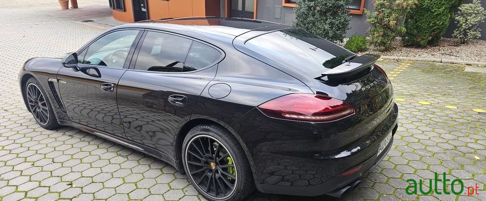 2015' Porsche Panamera S E-Hybrid photo #4