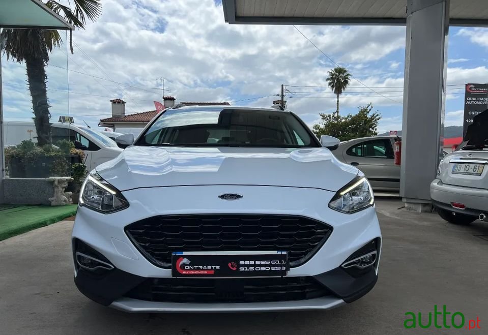 2020' Ford Focus St--Line photo #1