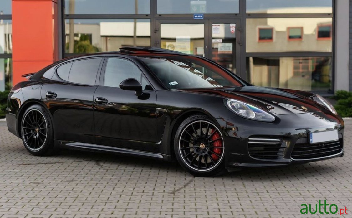 2014' Porsche Panamera GTS photo #7