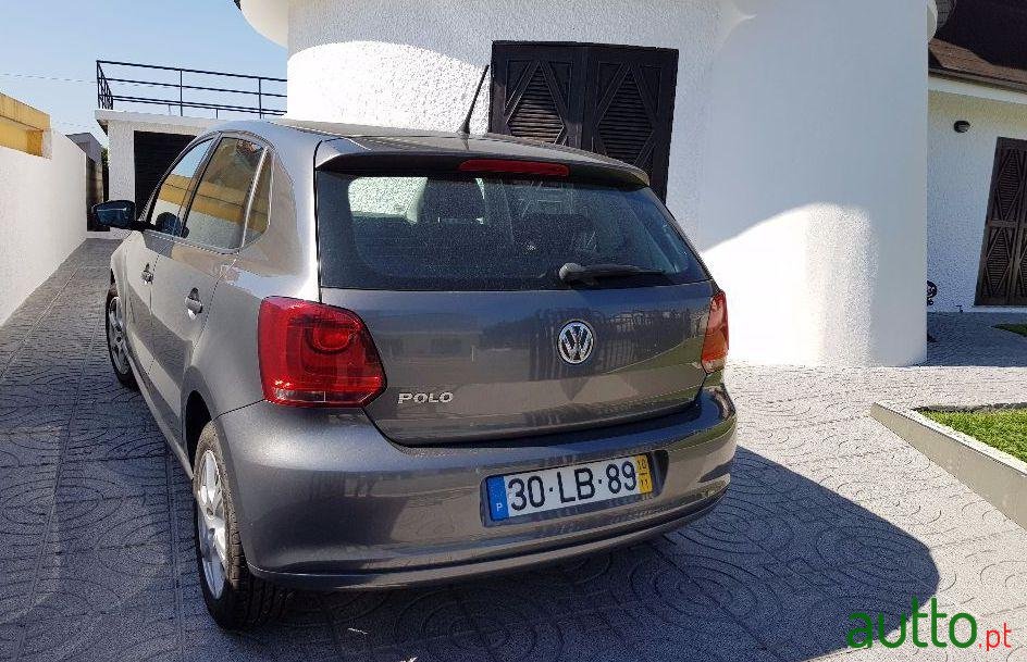 2010' Volkswagen Polo photo #1