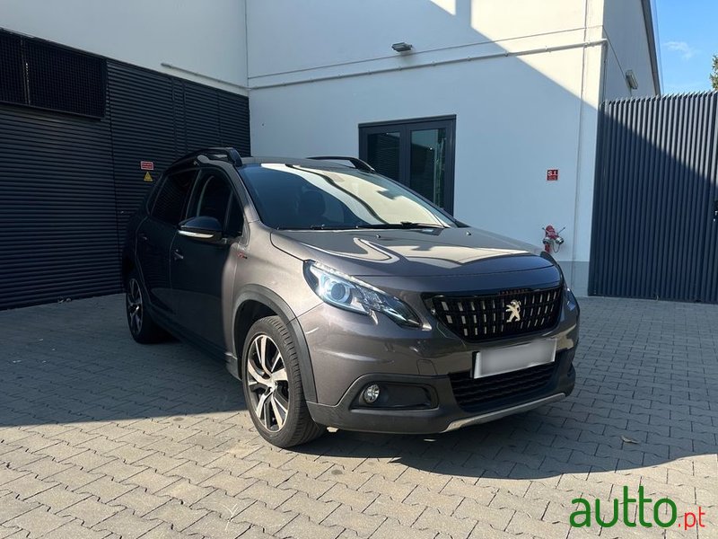 2017' Peugeot 2008 Puretech photo #3