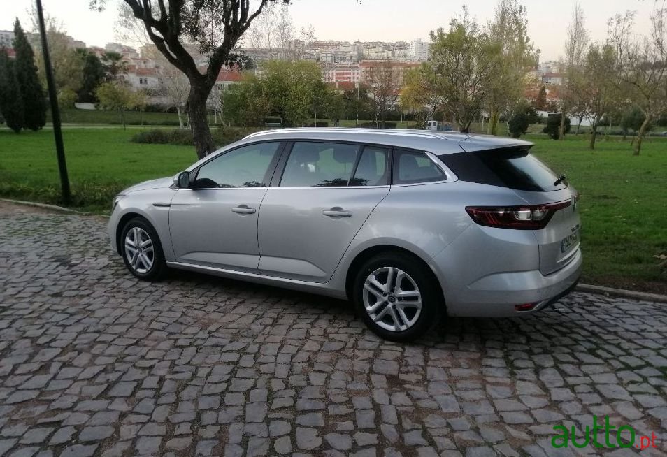 2017' Renault Megane Sport Tourer photo #4