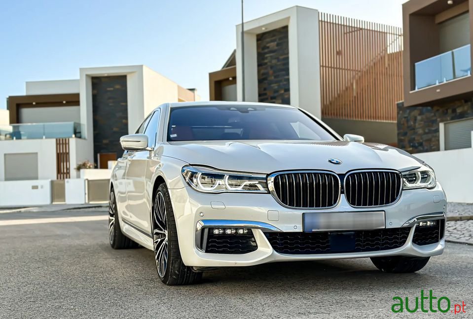 2016' BMW 730 photo #5