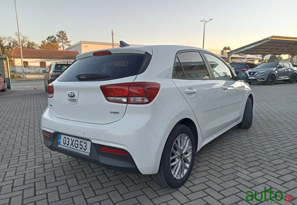 2019' Kia Rio photo #6