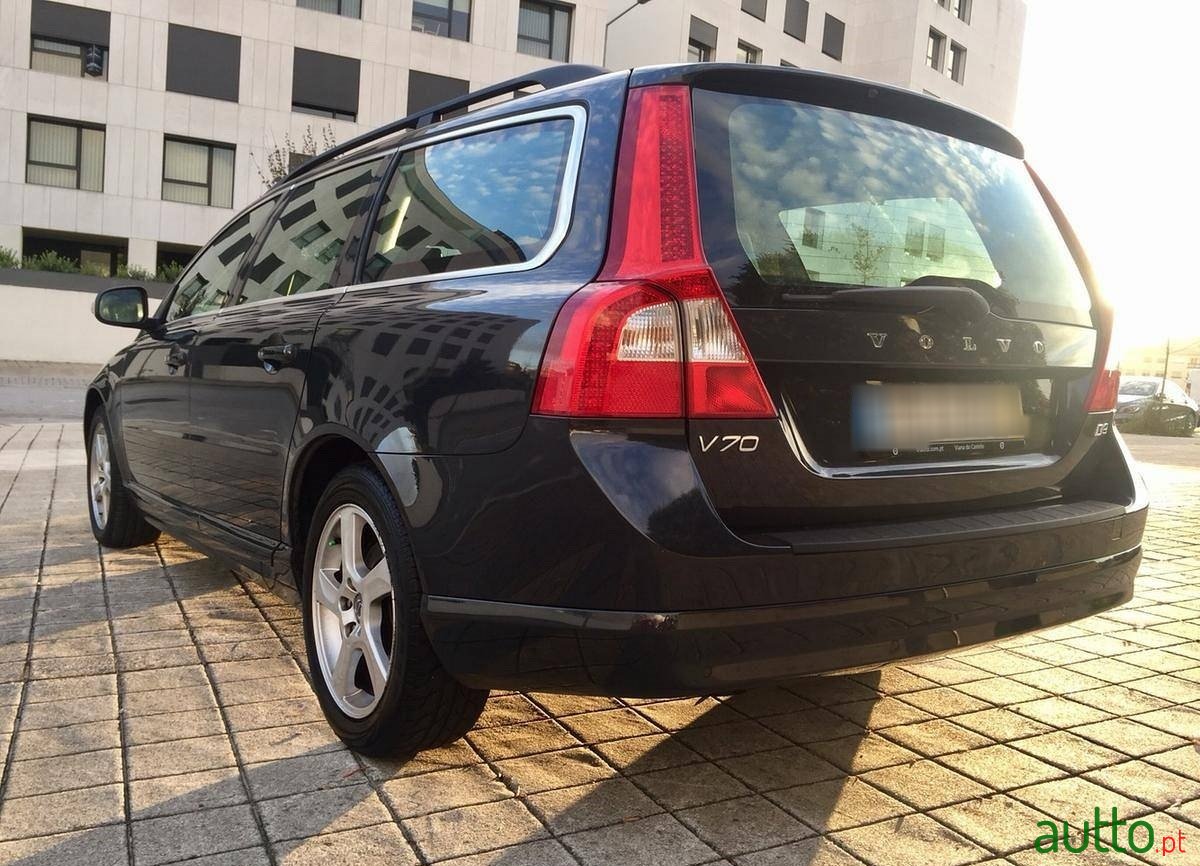 2011' Volvo photo #2