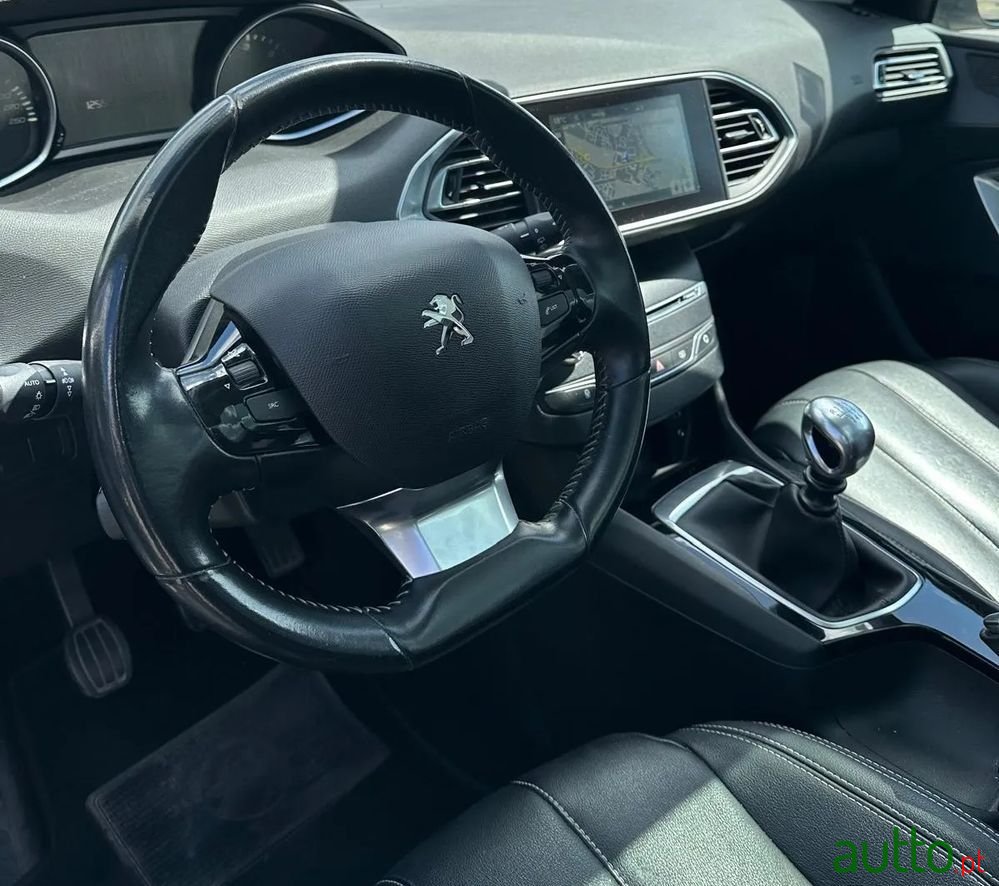 2015' Peugeot 308 1.6 Bluehdi Allure photo #6