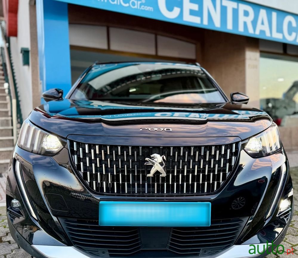 2022' Peugeot 2008 photo #3