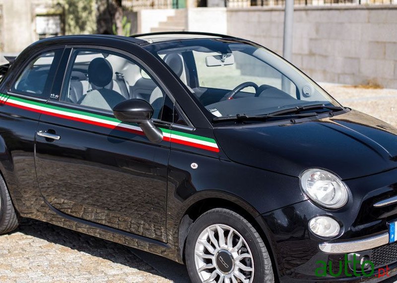 2011' Fiat 500C photo #2