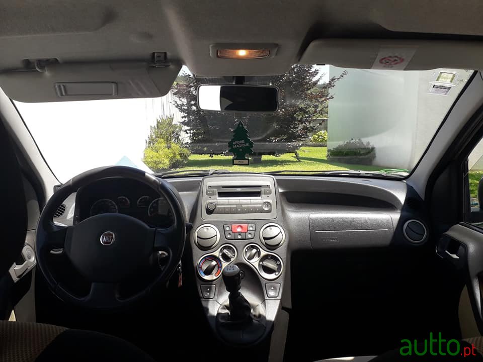 2012' Fiat Panda photo #4