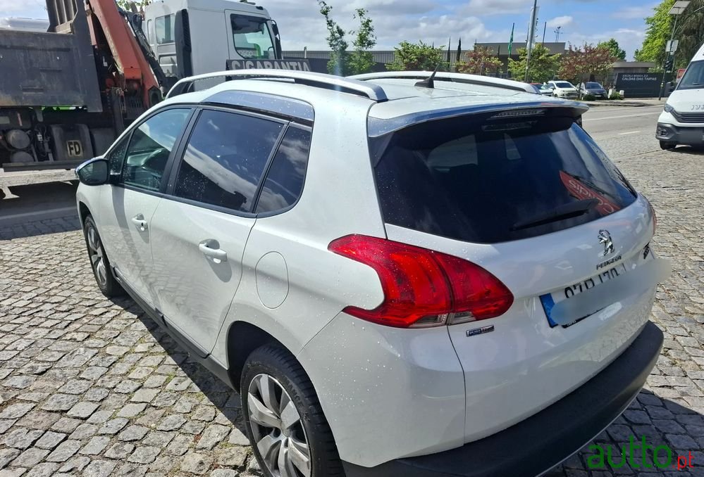 2016' Peugeot 2008 photo #6