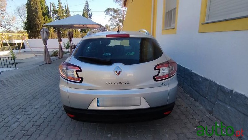 2014' Renault Megane photo #4