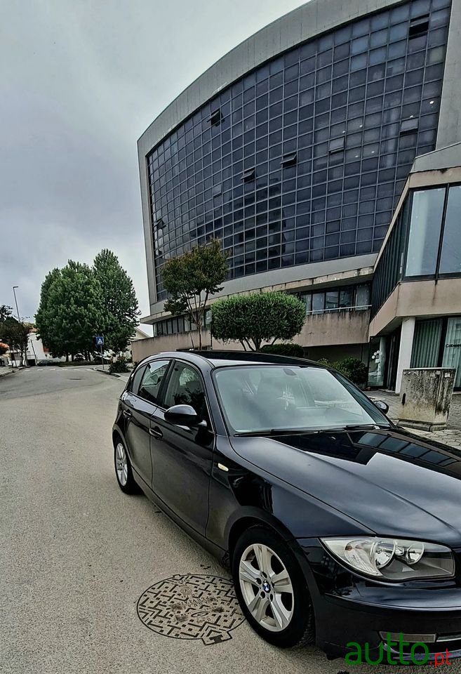 2008' BMW Série 1 D Line Sport photo #2