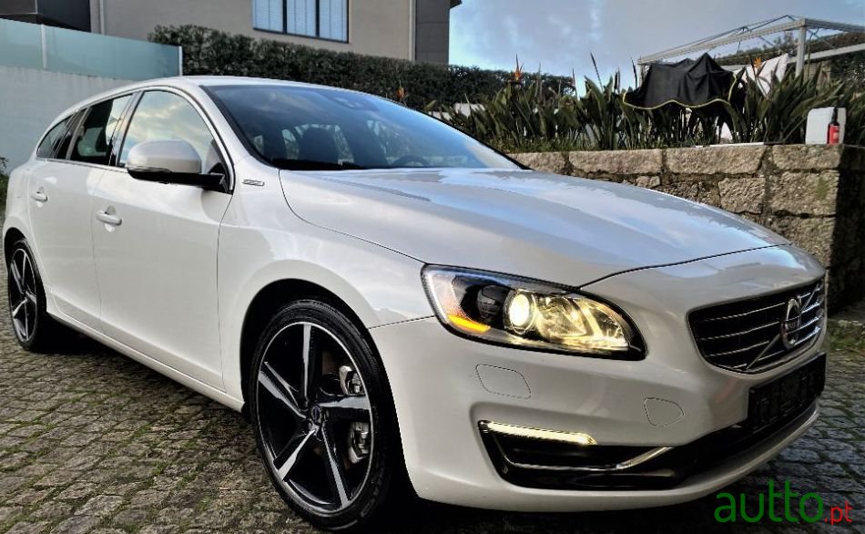 2013' Volvo V60 photo #2