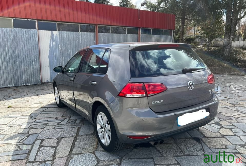 2015' Volkswagen Golf photo #2