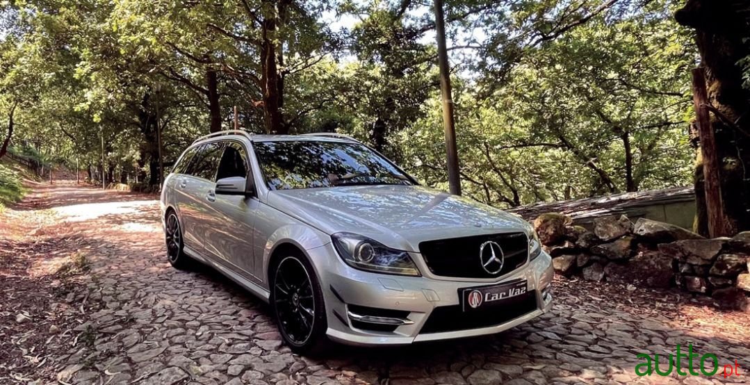 2012' Mercedes-Benz C-220 photo #1