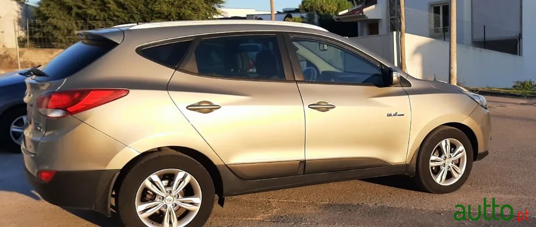 2011' Hyundai ix35 photo #1