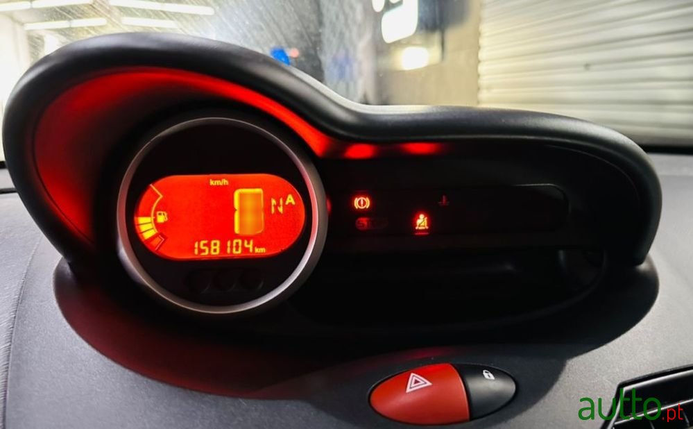 2011' Renault Twingo photo #5