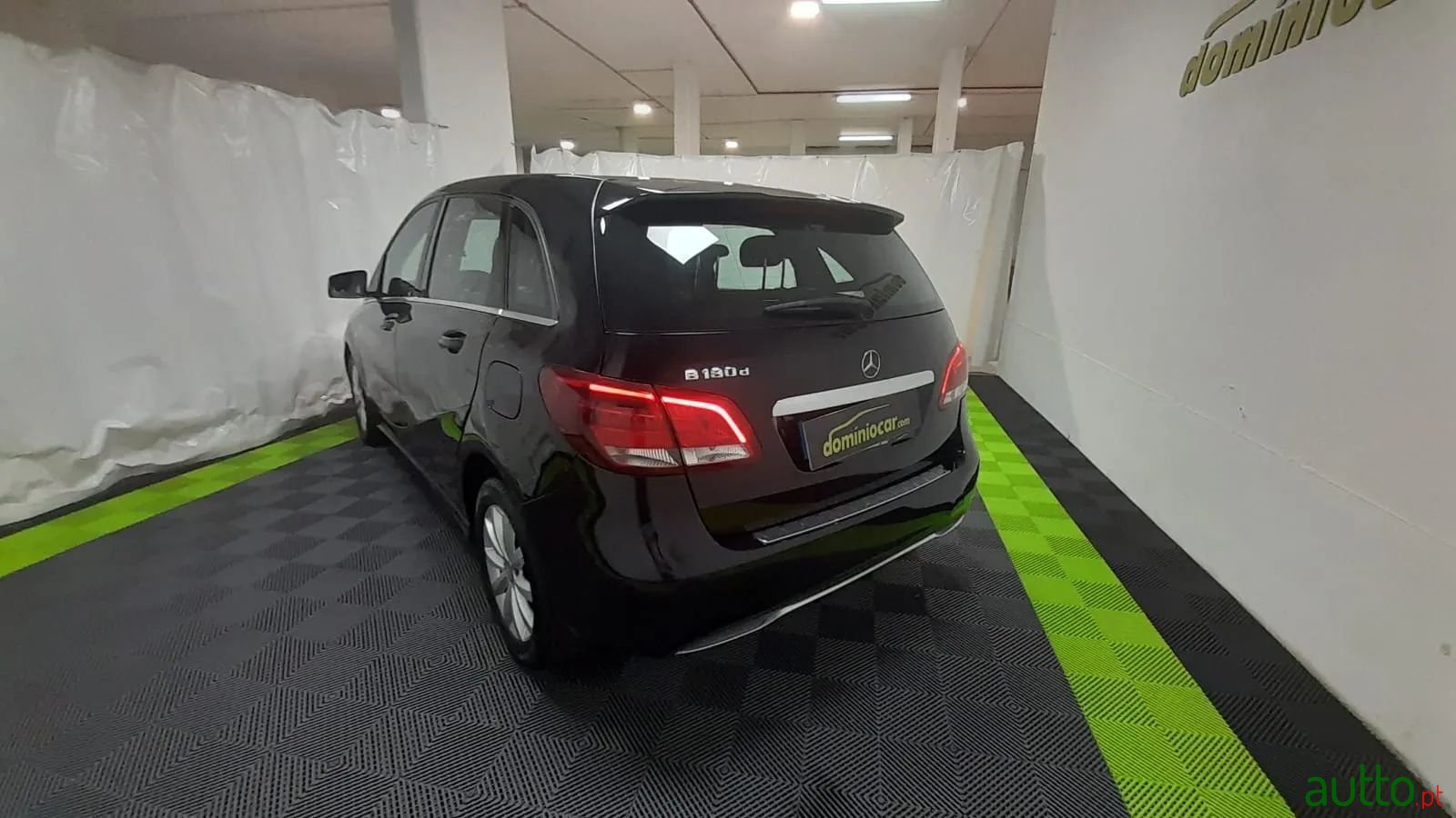 2015' Mercedes-Benz B-180 photo #6