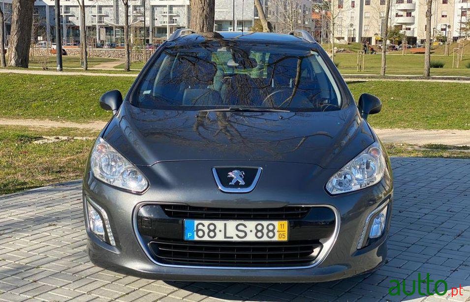 2011' Peugeot 308 Sw photo #3