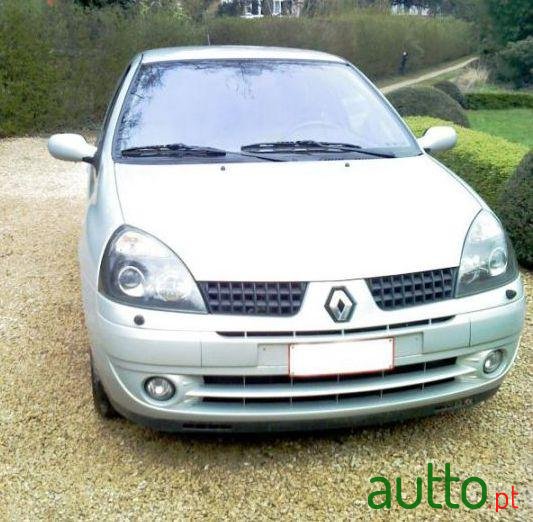 2004' Renault Clio Initiale Paris photo #1